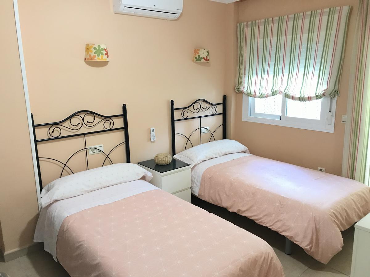 Apartamento Holidays On The Beach Торремолинос Экстерьер фото